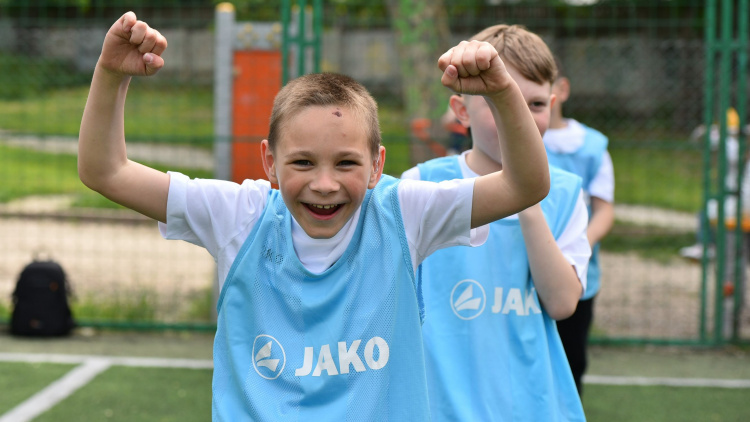 Open Fun Football Schools. Eveniment sportiv inedit organizat pentru copiii hipoacuzici și cu surditate tardivă